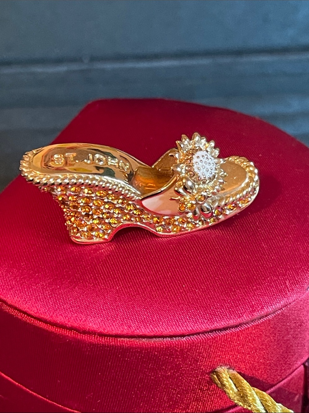 Vintage St. John 24K Gold Electroplated Austrian Crystal Wedge Shoe Brooch - Picture 1 of 13